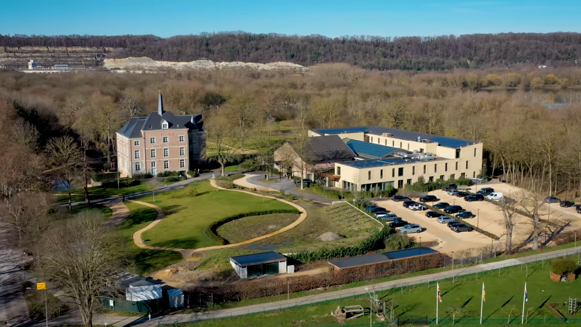 VAN OYS MAASTRICHT RETREAT, A LEADING HOTEL OF THE WORLD
Film & Edit by Mikel Neij
www.dutchanglemedia.nl